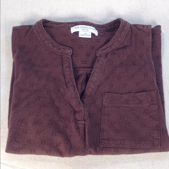 Liz Claiborne Tops - 💕Sweet 💕 Liz Perforated Tank U Hem & Pocket, PS